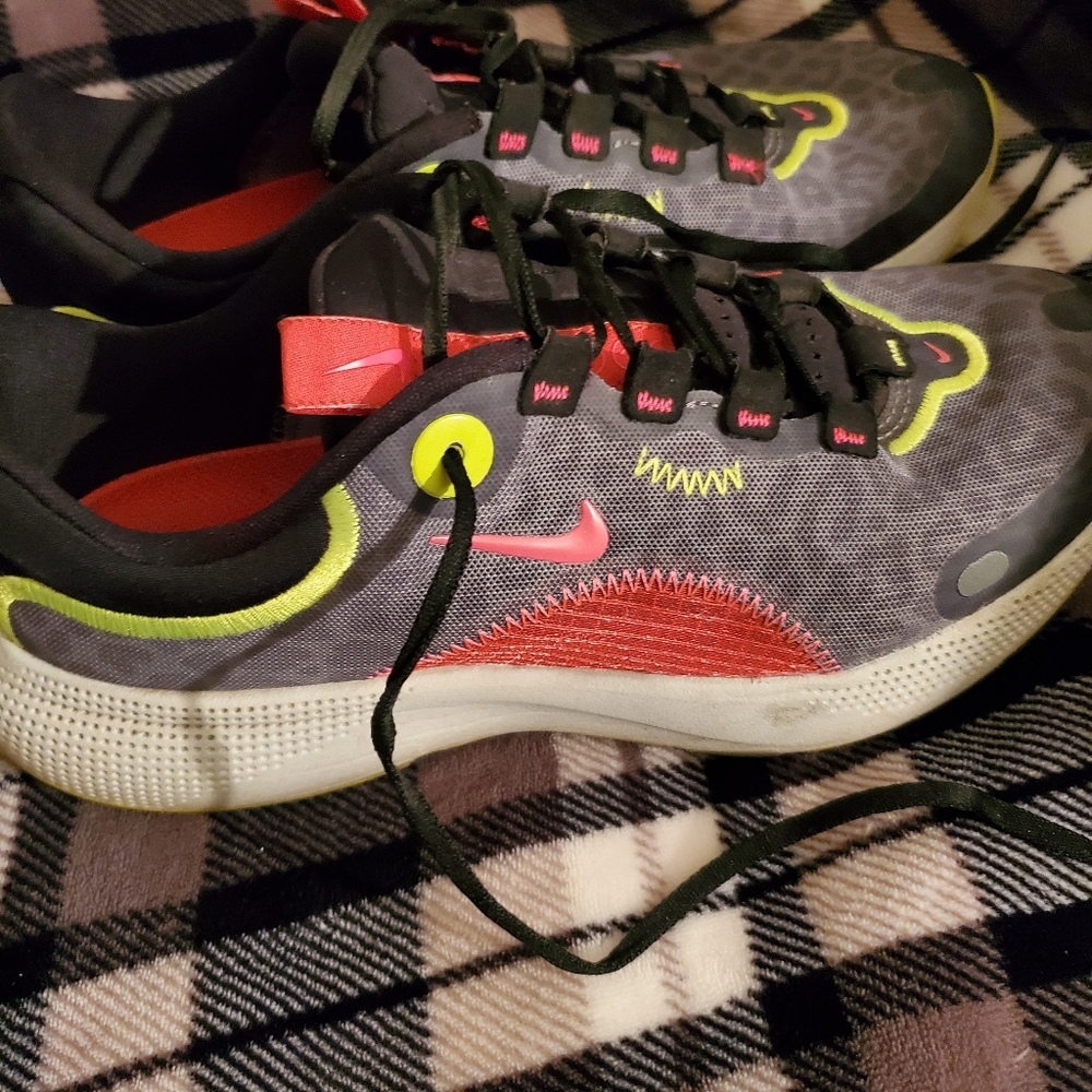 Nike Escape - Picture 5 of 5